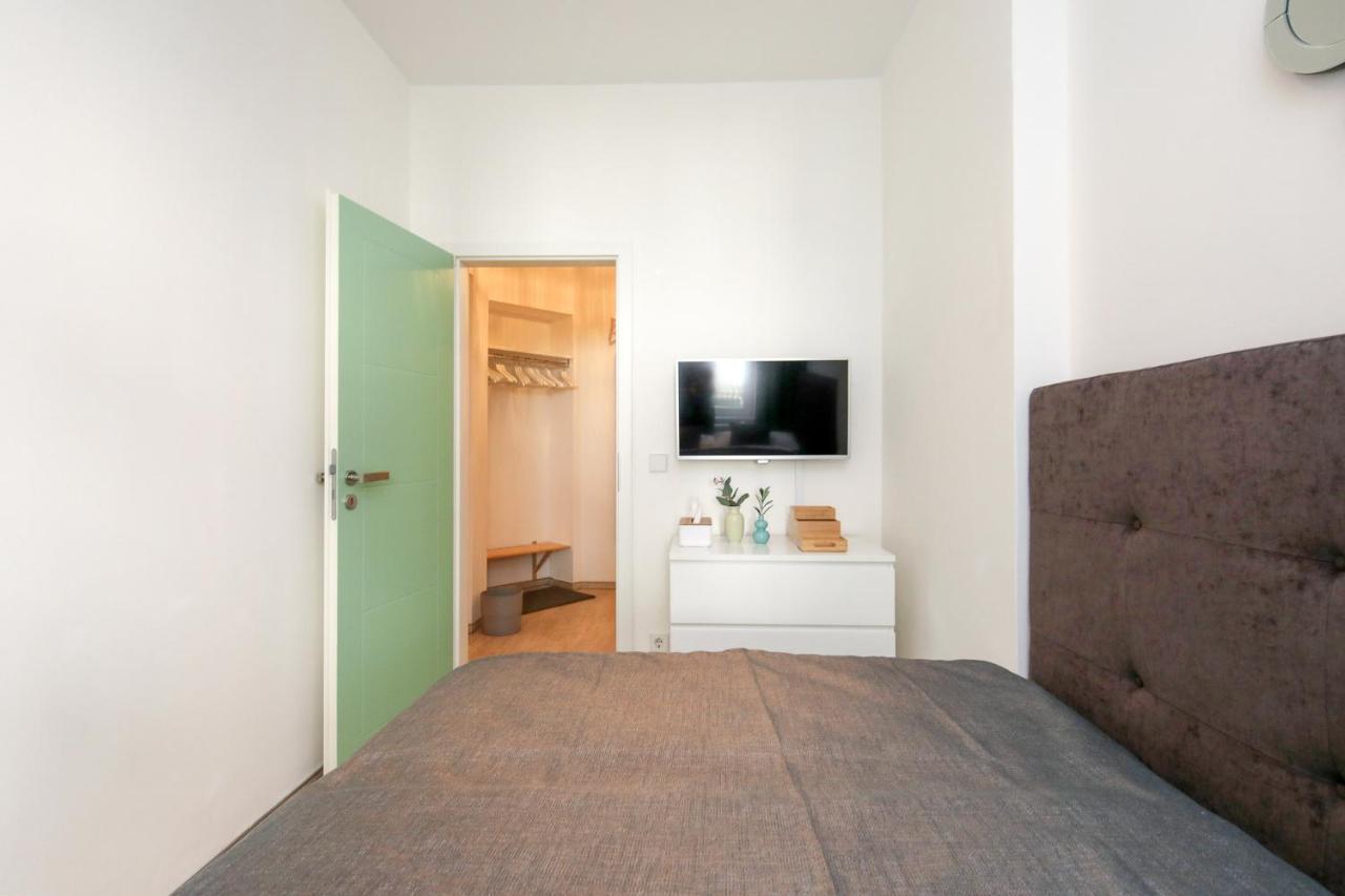 4 Personen Altbau Nahe Kurfuerstendamm - Macbeth Berlin Kültér fotó